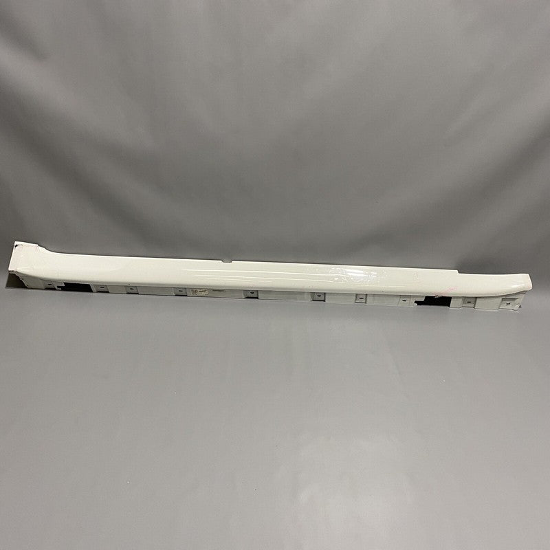 7192432-08 BMW 750 ROCKER MOLDING RIGHT SIDE F01 740 2009 2010 2011 2012 2013 2014 2015 OEM