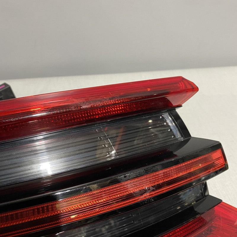 95B945095E PORSCHE MACAN TAIL LIGHT LEFT DRIVER LED 95B945095E OEM 2015 2016 2017