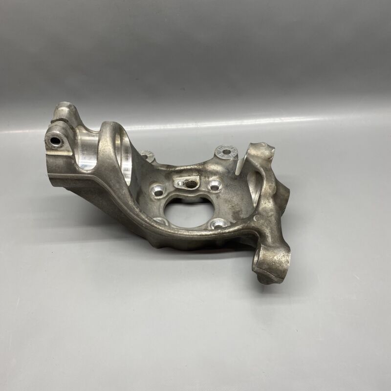 228400205 BMW M3 M4 KNUCKLE CARRIER RIGHT FRONT 2015 2016 2017 2018 OEM 228400205