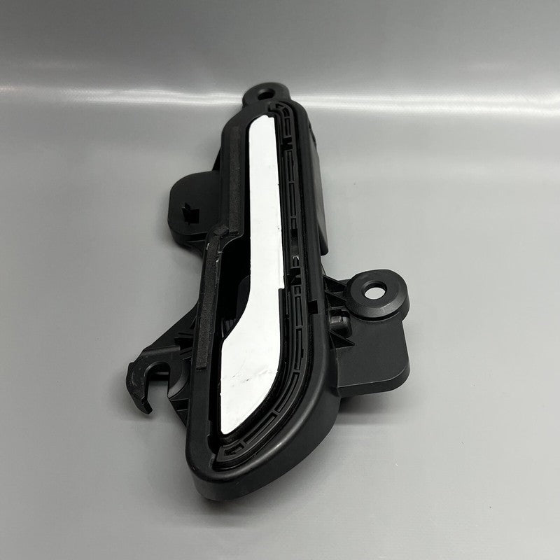 1528115-00-D TESLA MODEL Y DOOR HANDLE RIGHT PASSENGER 2020 2021 2022 2023 1528115-00-D OEM