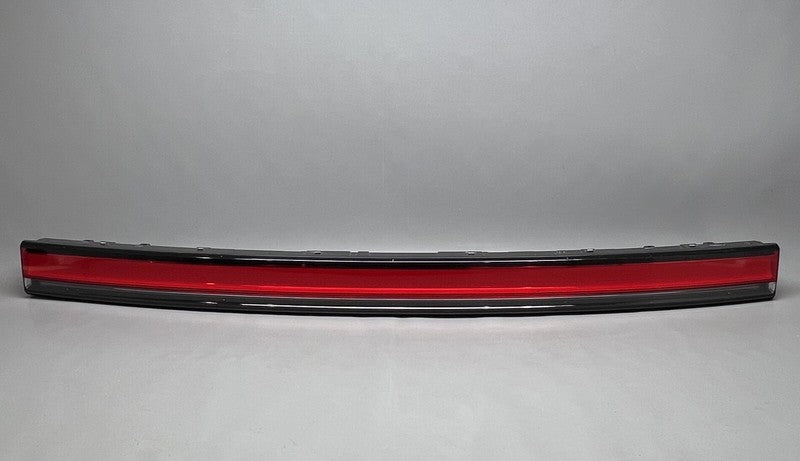 PT00000470M RIVIAN R1S CENTER TAIL LIGHT 2022 2023 2024 LED OEM PT00000470M