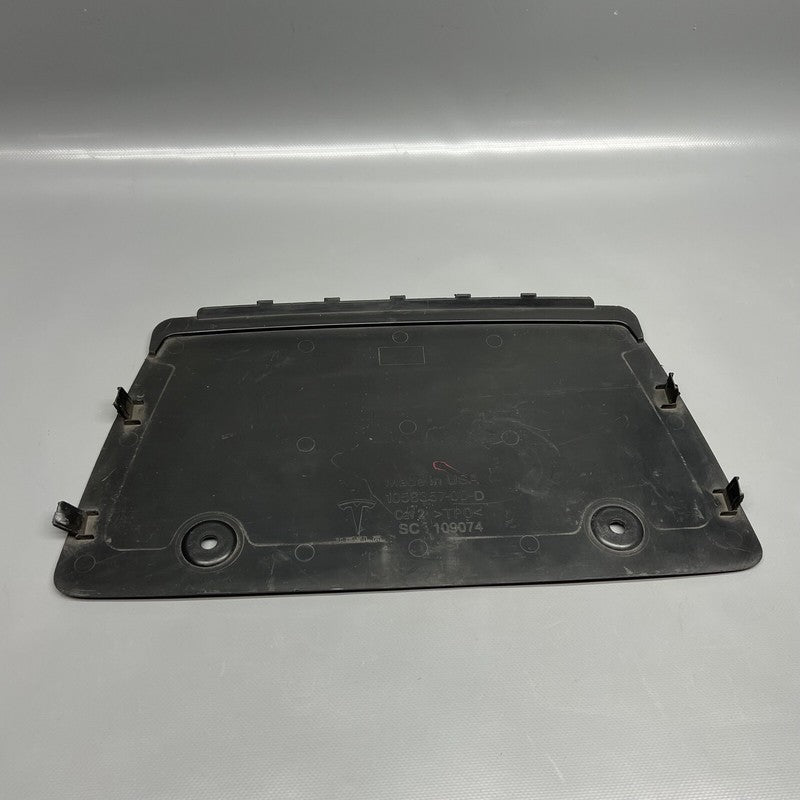 1058357-00-D TESLA MODEL X TOW HITCH COVER 2016 2017 2018 2019 2020 OEM 1058357-00-D
