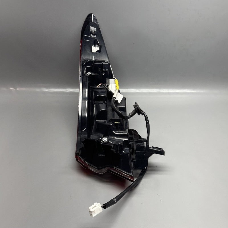 TOYOTA CAMRY TAIL LIGHT LEFT DRIVER 2018 2019 2020 OEM