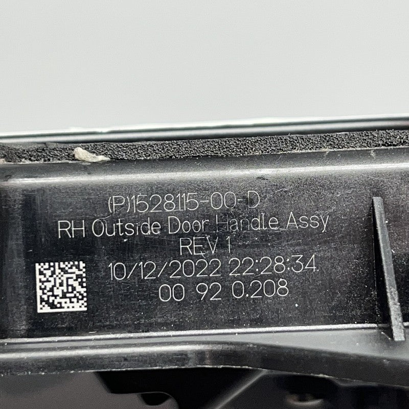 1528115-00-D TESLA MODEL Y DOOR HANDLE RIGHT PASSENGER 2020 2021 2022 2023 1528115-00-D OEM