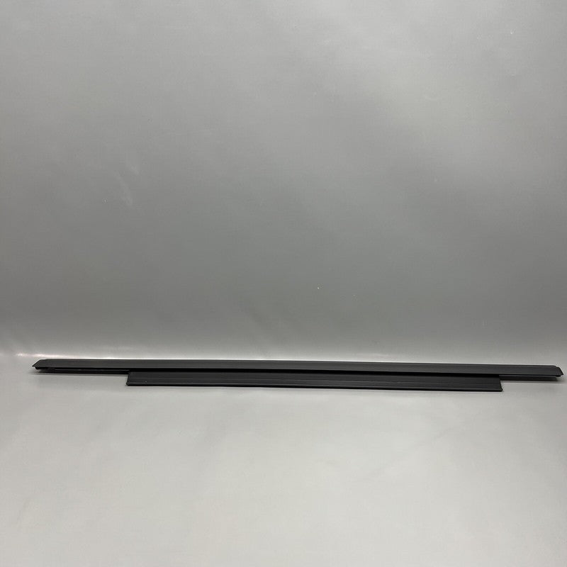 8U0839478 AUDI Q3 DOOR WINDOW BELT RIGHT REAR 2015 16 17 2018 OEM 8U0839478