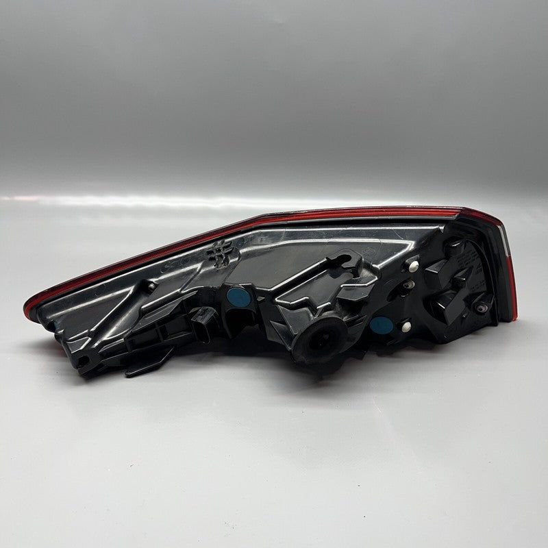 20791999 ALFA ROMEO STELVIO TAIL LIGHT RIGHT PASSENGER 2018 19 20 21 22 2023 OEM 20791999