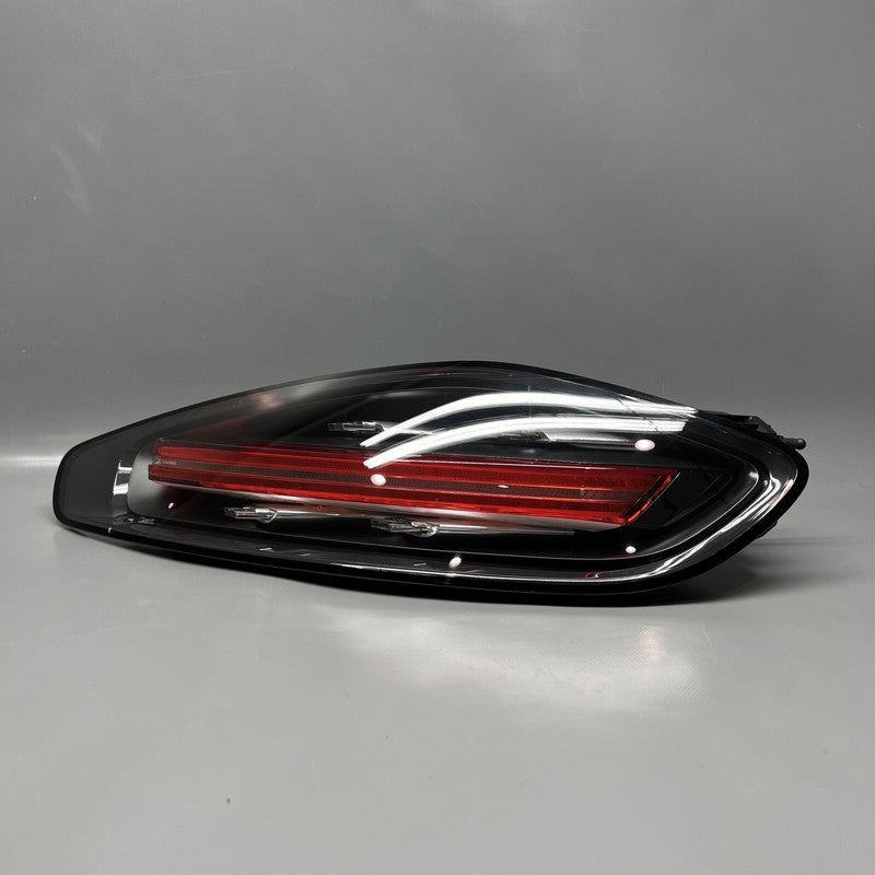 982945096N PORSCHE 718 BOXSTER CAYMAN TAIL LIGHT RIGHT PASSENGER 2019 2020 2021 2022 2023