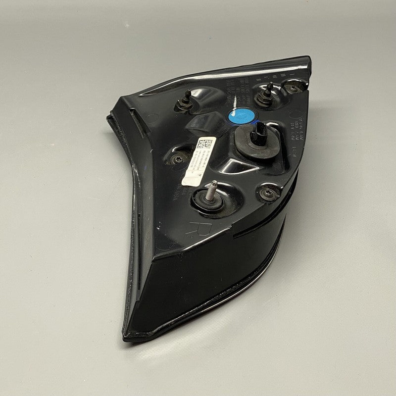 1077402-00-E TESLA MODEL 3 TAIL LIGHT TRUNK RIGHT PASSENGER 1077402-00-E 2017 18 19 20 2021
