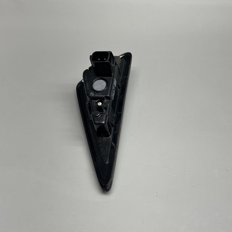 1495865-20-C TESLA MODEL 3 Y FENDER CAMERA MARKER RIGHT 2017 18 19 20 21 2022 1495865-20-C