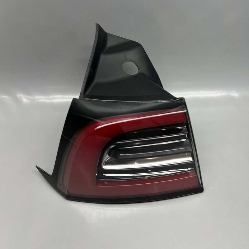 MODEL 3 TESLA MODEL 3 TAIL LIGHT LEFT DRIVER 2017 2018 2019 2020 2021 2022 2023 OEM