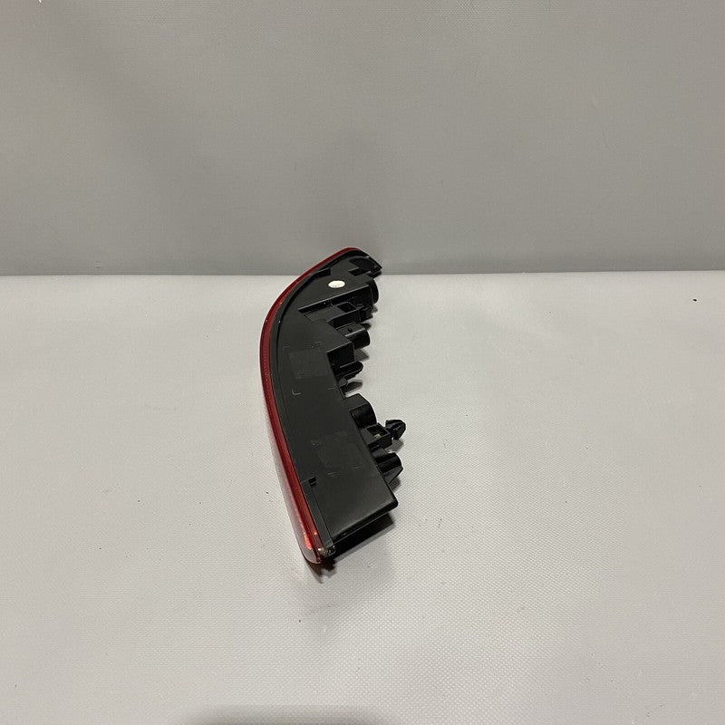7P5945701B PORSCHE CAYANNE REAR BUMPER LEFT DRIVER REFLECTOR 2015 2016 7P5945701B OEM