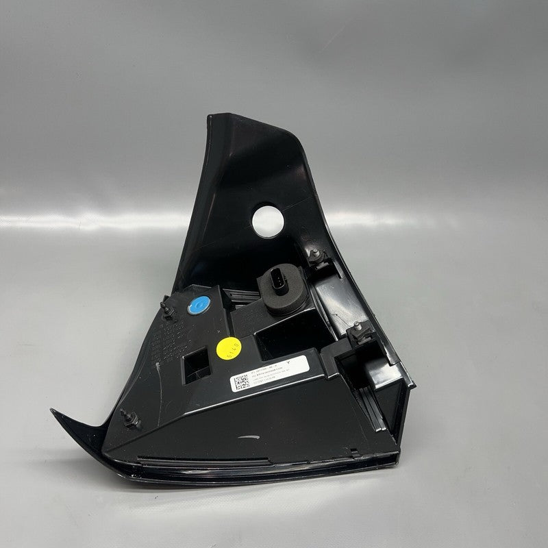 1077398-00-H TESLA MODEL 3 TAIL LIGHT RIGHT PASSENGER 2017 2018 2019 2020 2021 OEM 3 PIN