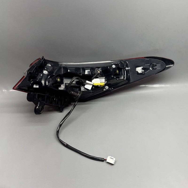TOYOTA CAMRY TAIL LIGHT LEFT DRIVER 2018 2019 2020 OEM