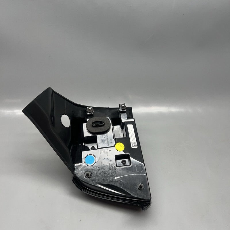 1077398-00-H TESLA MODEL 3 TAIL LIGHT RIGHT PASSENGER 2017 2018 2019 2020 2021 OEM 3 PIN