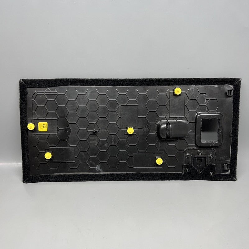 1493924-00-E TESLA MODEL Y 2ND ROW SEAT BACK COVER MIDDLE 2020 2021 2022 2023 1493924-00-E