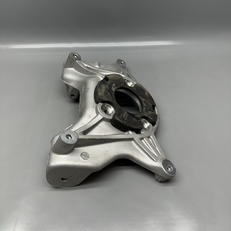 1044376-00-D TESLA MODEL Y FUCA MOUNT RIGHT FRONT 2020 2021 2022 2023 1044376-00-D