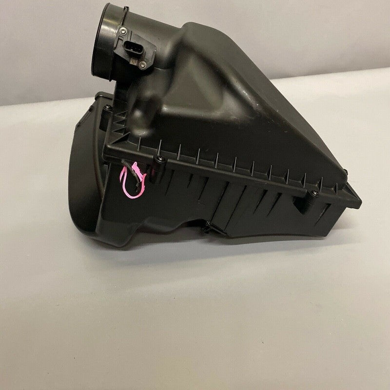 7643301 BMW 740 G11 G12 AIR INTAKE CLEANER BOX RIGHT 2016 2017 2018 2019 OEM