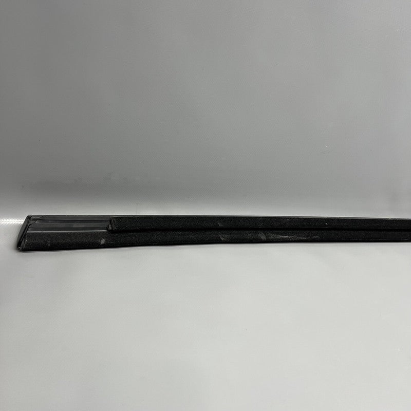 1621165-00-B TESLA MODEL Y DOOR WINDOW MOLDING RIGHT FRONT 2020 21 22 23 2024 1621165-00-B