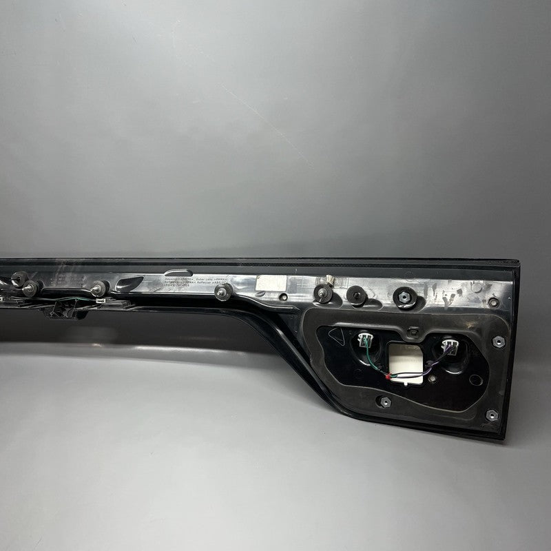 68156575AG DODGE DURANGO LIFTGATE TAIL LIGHT 2019 2020 2021 OEM 68156575AG