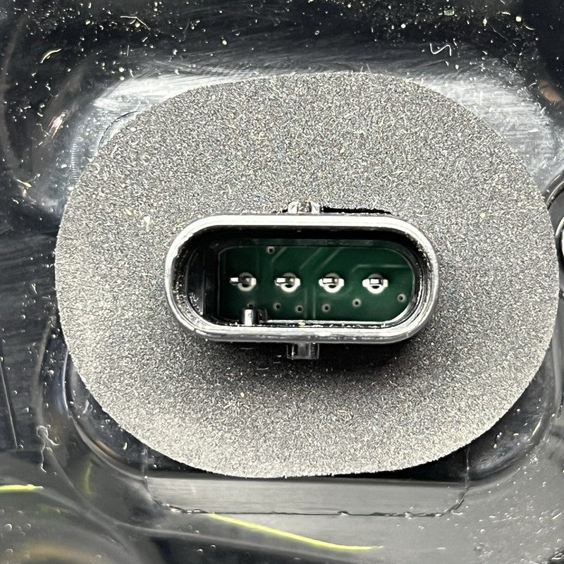 1502089-00-B TESLA MODEL 3 Y TAIL LIGHT INNER RIGHT 2017 2018 2019 2020 2021 2022 2023 2024