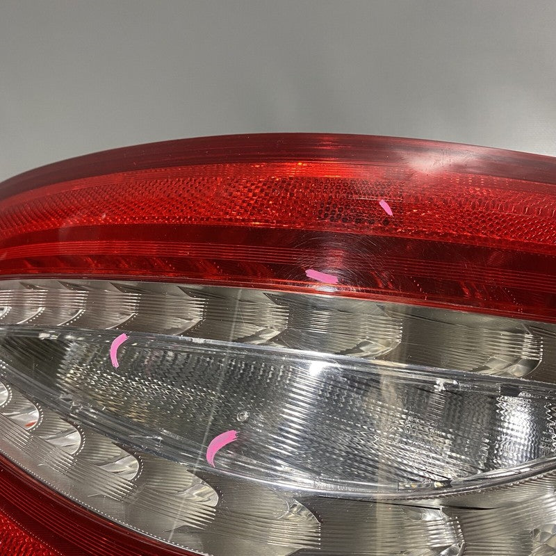A2189060458 MERCEDES BENZ CLS550 TAIL LIGHT CLS63 RIGHT PASSENGER LED OEM 2012 2013 2014