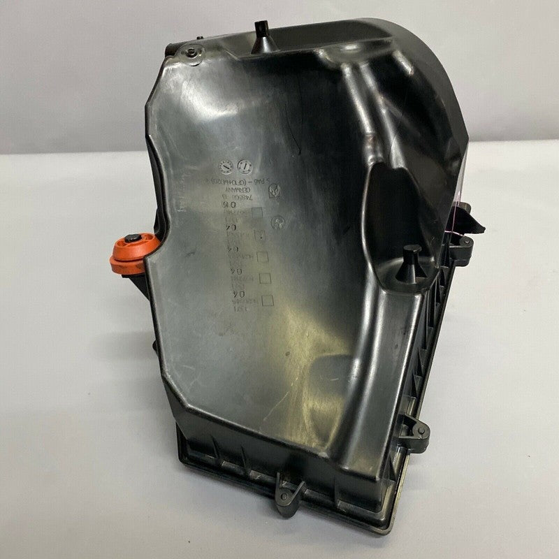 7643301 BMW 740 G11 G12 AIR INTAKE CLEANER BOX RIGHT 2016 2017 2018 2019 OEM