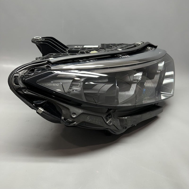 A2979067803 MERCEDES BENZ EQS450 HEADLIGHT RIGHT SIDE EQS580 2022 2023 2024 DIGITAL LED OEM