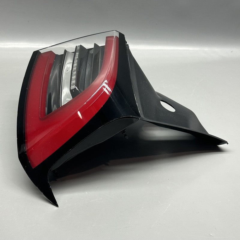 1077398-00-H TESLA MODEL 3 TAIL LIGHT RIGHT PASSENGER 2017 18 19 20 2021 LED OEM 1077398-00-H
