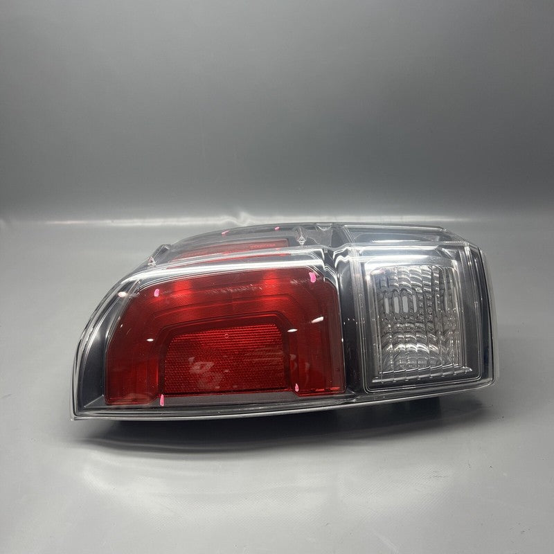 TOYOTA TACOMA TAIL LIGHT RIGHT PASSENGER 2020 2021 OEM DAMAGED