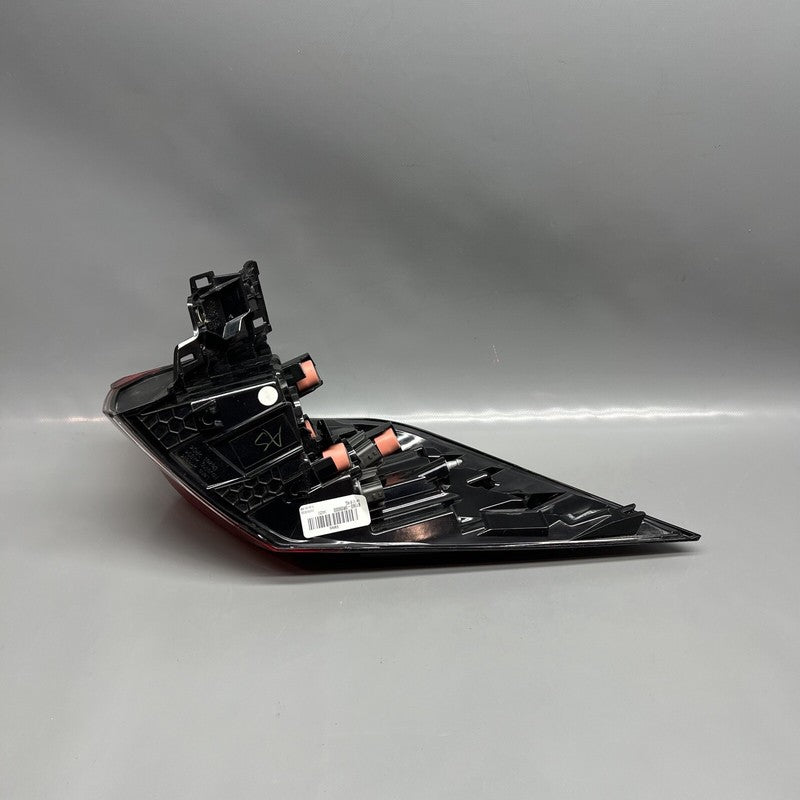 81560-0R09000 TOYOTA RAV4 TAIL LIGHT LEFT DRIVER 2019 2020 2021 OEM 81560-0R09000
