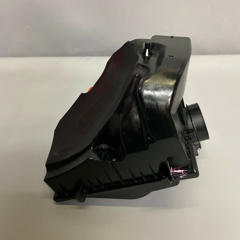 7643301 BMW 740 3.0L AIR INTAKE CLEANER BOX 2016 2017 2018 2019 OEM