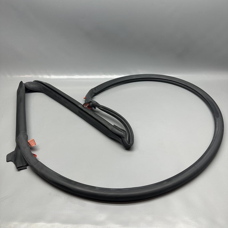 670172827 MASERATI DOOR OPENING FRONT GASKET OEM 670172827