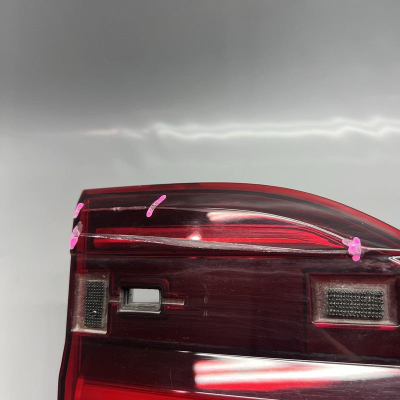 H8744229304 BMW X7 TRUNK TAIL LIGHT LEFT DRIVER 2019 2020 2021 2022 LED OEM H8744229304