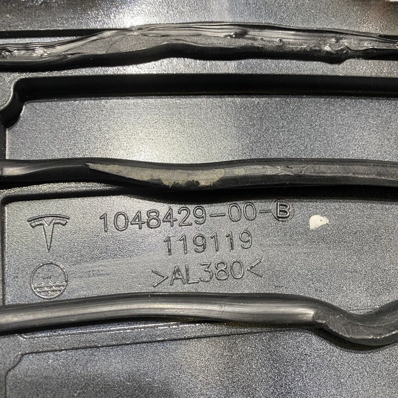 1048429-00-B TESLA MODEL X SPOILER LIFTGATE WING LOWER 2016 2017 2018 2019 1048429-00-B