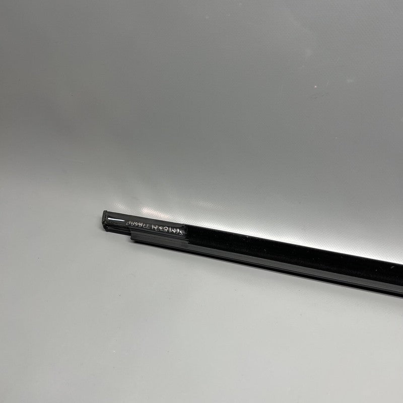 5GM837477B VOLKSWAGEN GOLF GTI DOOR WINDOW BELT LEFT FRONT 2015 16 17 18 2019 5GM837477B