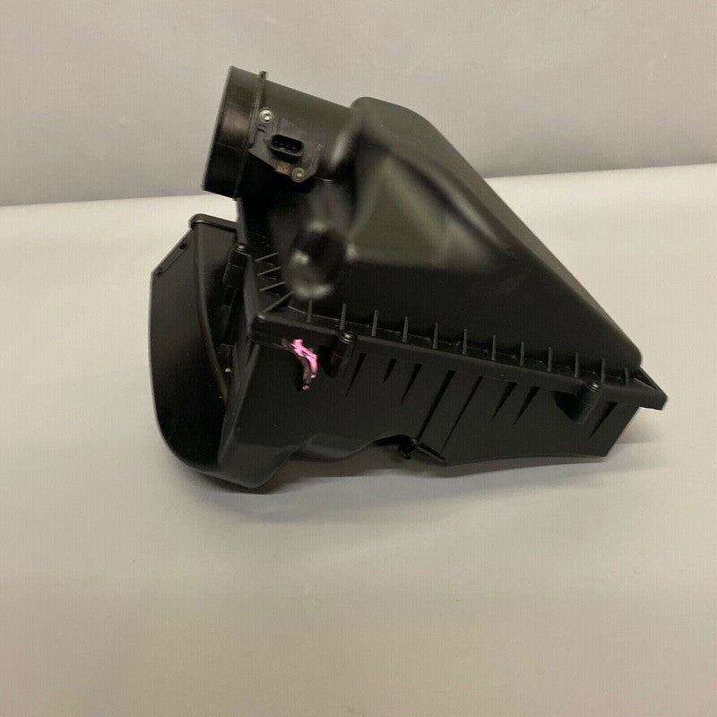 7643301 BMW 740 3.0L AIR INTAKE CLEANER BOX 2016 2017 2018 2019 OEM