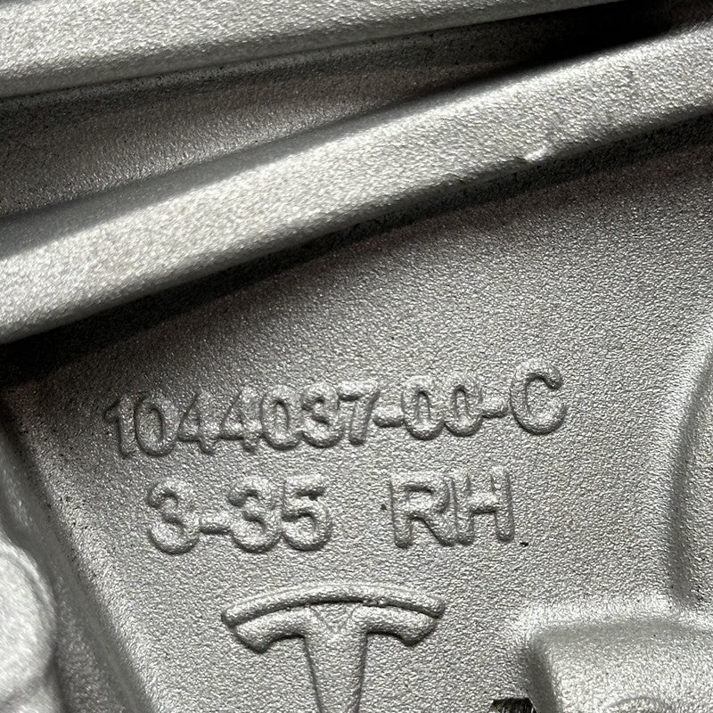 1044376-00-D TESLA MODEL Y FUCA MOUNT RIGHT FRONT 2020 2021 2022 2023 1044376-00-D