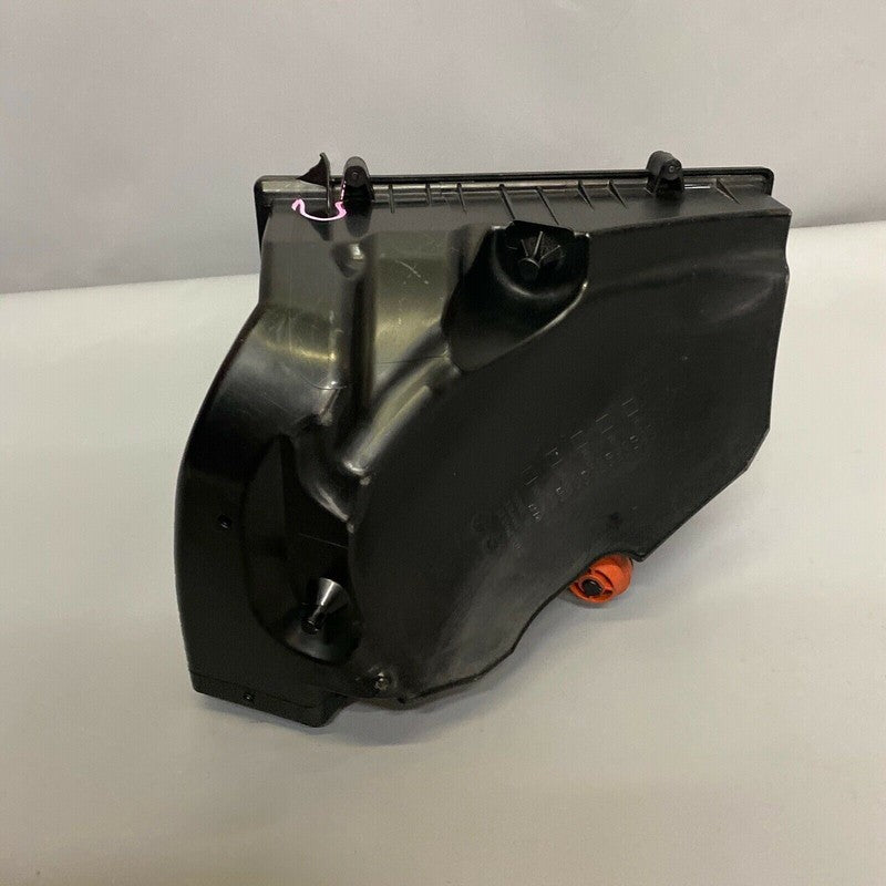 7643301 BMW 740 G11 G12 AIR INTAKE CLEANER BOX RIGHT 2016 2017 2018 2019 OEM