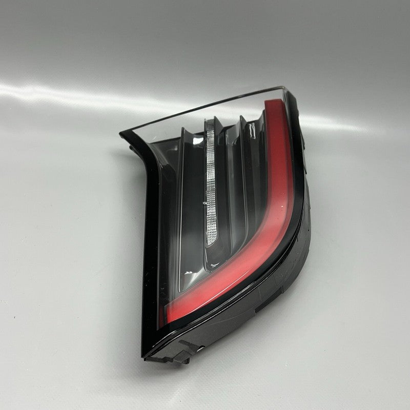 1502088-00-B TESLA MODEL 3 Y TAIL LIGHT INNER LEFT 2017 2018 2019 2020 2021 2022 2023 2024