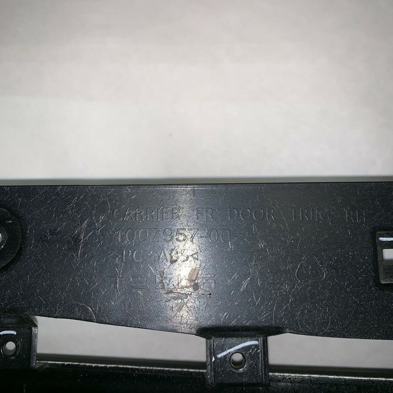 1007957-00- TESLA MODEL S RIGHT FRONT CARRIER DOOR TRIM PANEL 2012 2013 2014 2015 OEM