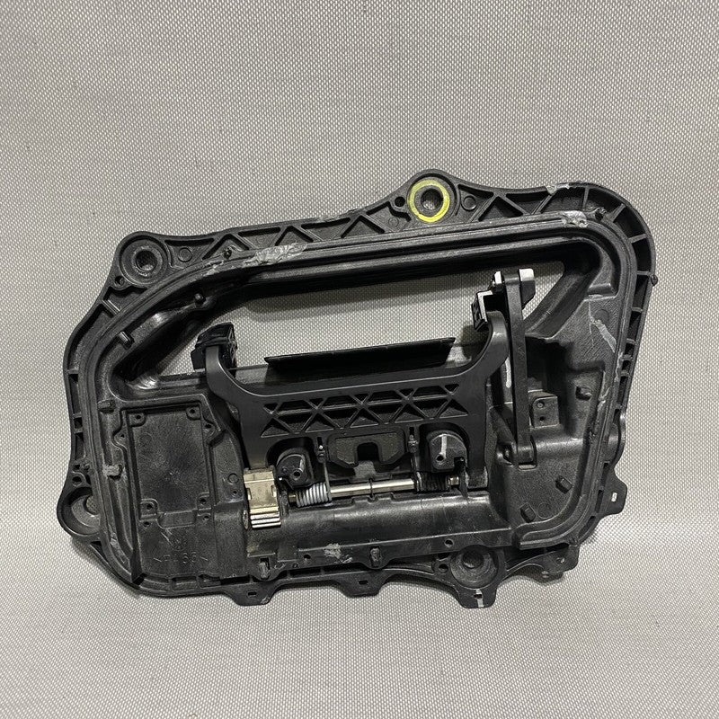 1007372-01-H TESLA MODEL S DOOR HANDLE RIGHT FRONT 1007372-01-H OEM 2016 2017 2018