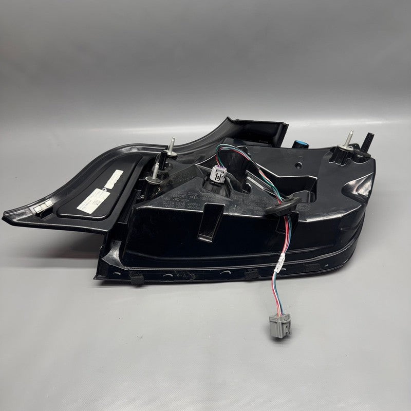 FORD MUSTANG TAIL LIGHT LEFT DRIVER 2018 2019 2020 2021 2022 2023 OEM