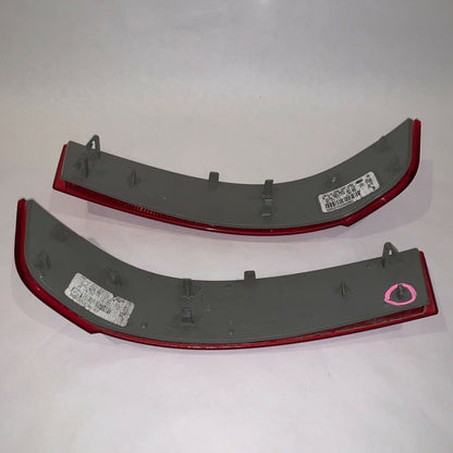 A1648201174KZ MERCEDES BENZ GL300 GL320 REAR BUMPER LEFT & RIGHT REFLECTOR 2007 2008 2009 OEM