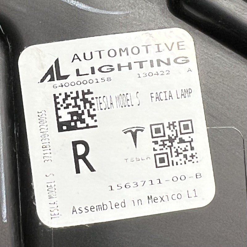 1563711-00-B TESLA MODEL S PLAID FOG LIGHT RIGHT PASSENGER 2021 2022 2023 OEM 1563711-00-B