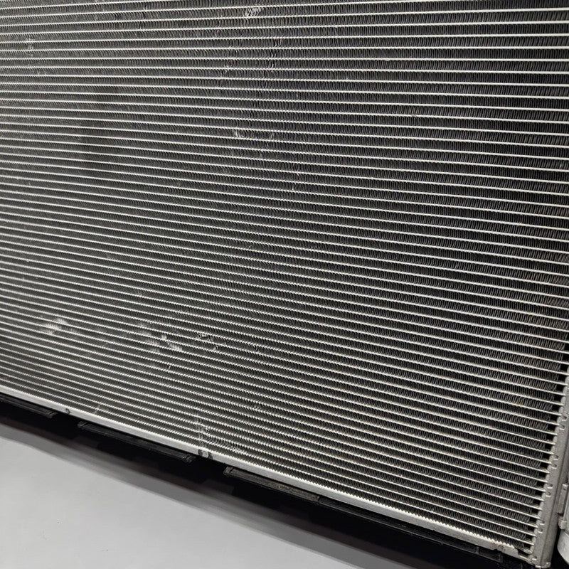 A2045003703 MERCEDES BENZ E350 E550 COOLANT RADIATOR 2010 2011 2012 2013 2014 2015 OEM