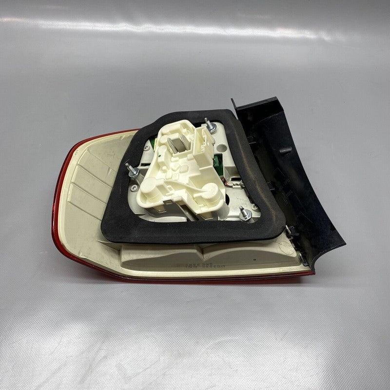 7154158 BMW 328 TAIL LIGHT RIGHT PASSENGER 7154158 2009 2010 2011 SEDAN LED OEM