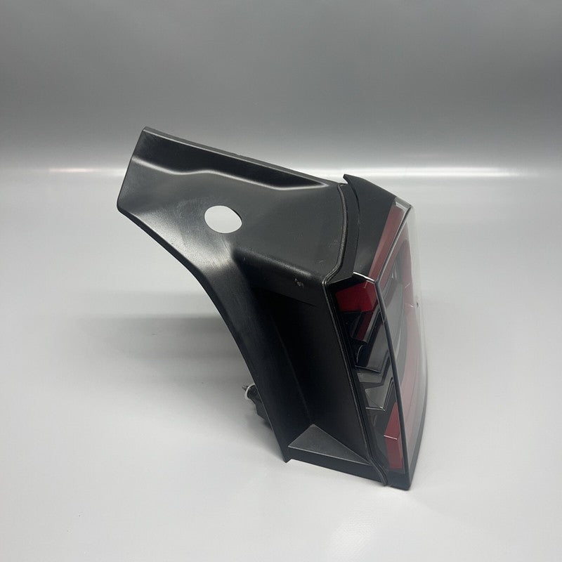 1502087-00-D TESLA MODEL Y TAIL LIGHT RIGHT PASSENGER 2020 2021 2022 2023 OEM 1502087-00-D