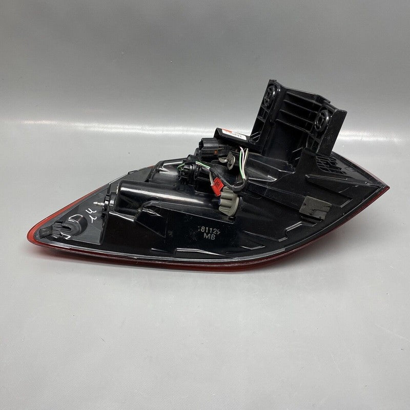 HYUNDAI TUCSON TAIL LIGHT RIGHT PASSENGER 2019 2020 2021 OEM 92402-D36
