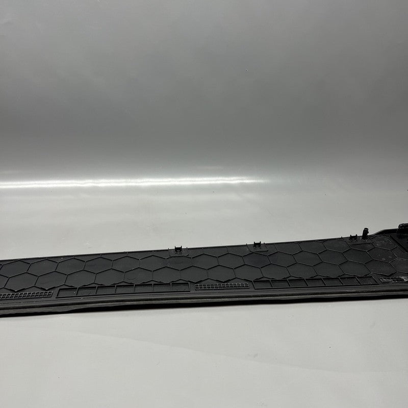 1741538-00-C TESLA CYBERTRUCK BEDSIDE SAIL APPLIQUE LEFT 2023 2024 OEM 1741538-00-C