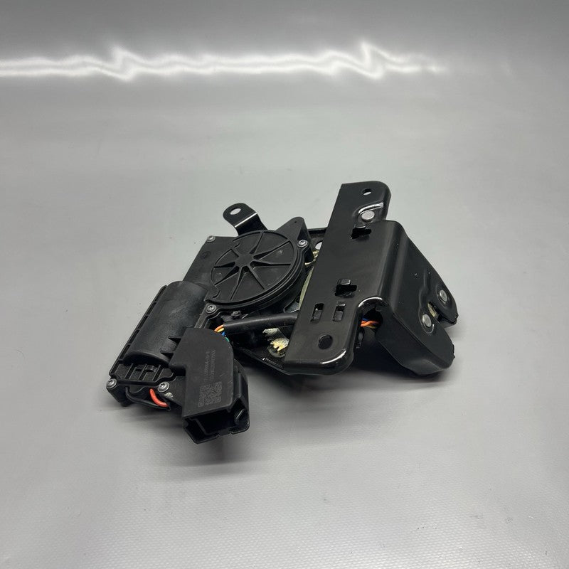 1500604-00-B TESLA MODEL 3 Y LIFTGATE CINCH LATCH 2018 2019 2020 2021 2022 2023 OEM 